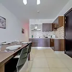 2 Bedroom With Balcony In St Julians, Paceville, 7 By Vaganza * San Ġiljan