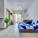 2 Bedroom With Balcony In St Julians, Paceville, 7 By Vaganza San Ġiljan