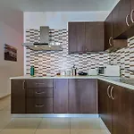2 Bedroom With Balcony In St Julians, Paceville, 7 By Vaganza San Ġiljan
