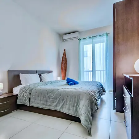 Apartman 2 Bedroom With Balcony In St Julians, Paceville, 7 By Vaganza *