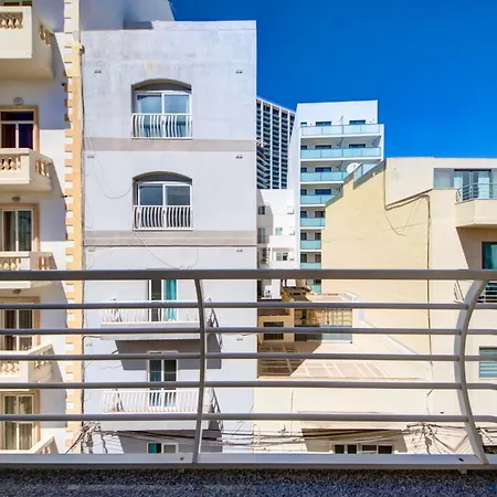 2 Bedroom With Balcony In St Julians, Paceville, 7 By Vaganza *