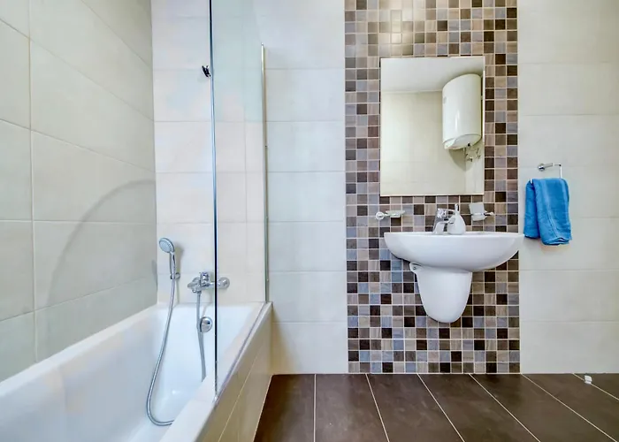 Super Location, St Julians, 2 Bedroom, Paceville 7 By Vaganza