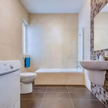 아파트 2 Bedroom With Balcony In St Julians, Paceville, 7 By Vaganza *