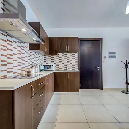 Appartamento 2 Bedroom With Balcony In St Julians, Paceville, 7 By Vaganza