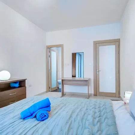 Super Location, St Julians, 2 Bedroom, Paceville 7 By Vaganza