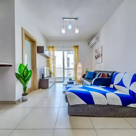 2 Bedroom With Balcony In St Julians, Paceville, 7 By Vaganza San Giuliano