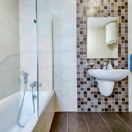 2 Bedroom With Balcony In St Julians, Paceville, 7 By Vaganza