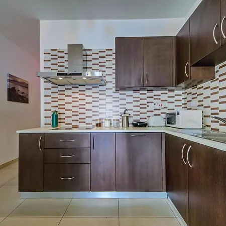 2 Bedroom With Balcony In St Julians, Paceville, 7 By Vaganza San Giuliano