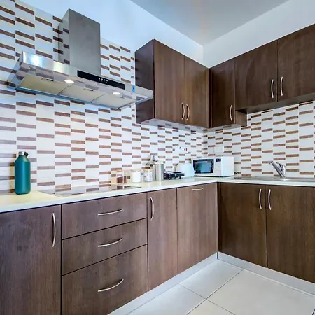 Apartman Super Location, St Julians, 2 Bedroom, Paceville 7 By Vaganza *